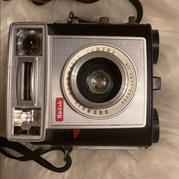 VINTAGE KODAK BROWNIE STARMATIC CAMERA - Picture 2 of 7